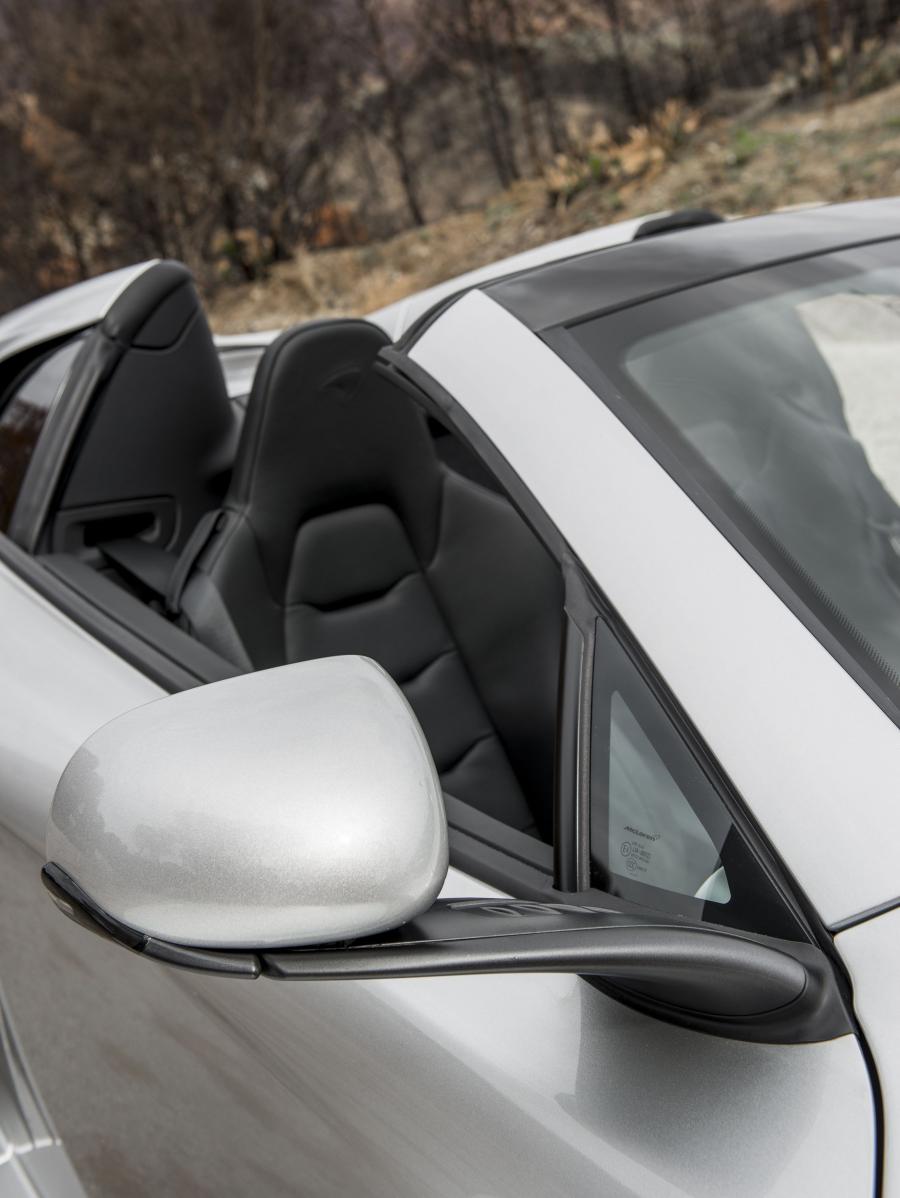  McLaren MP4-12C Spyder 2012 года  (фото 8 из 270)